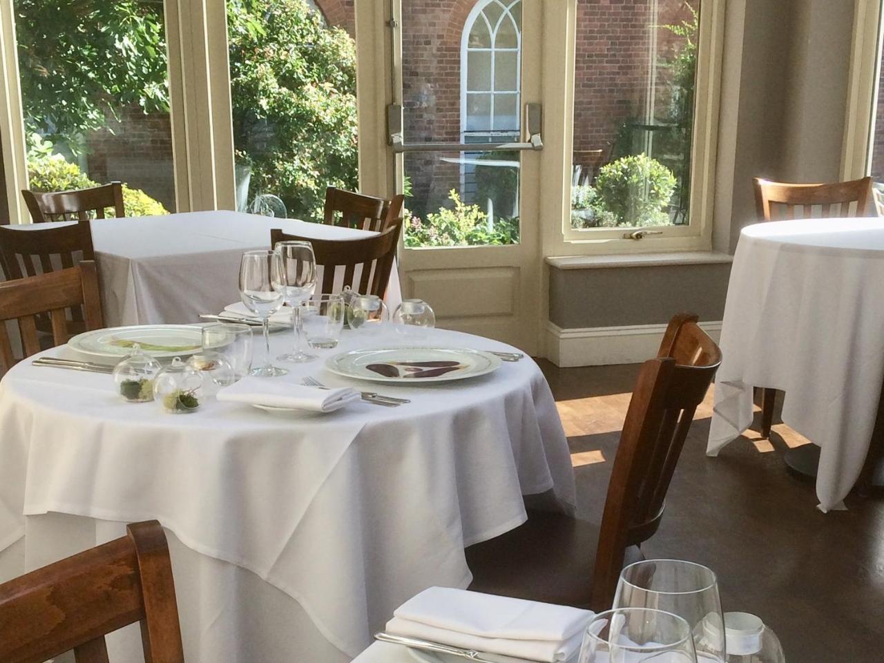 Dinham Hall & Elliotts Bistro Hotel Ludlow Luaran gambar
